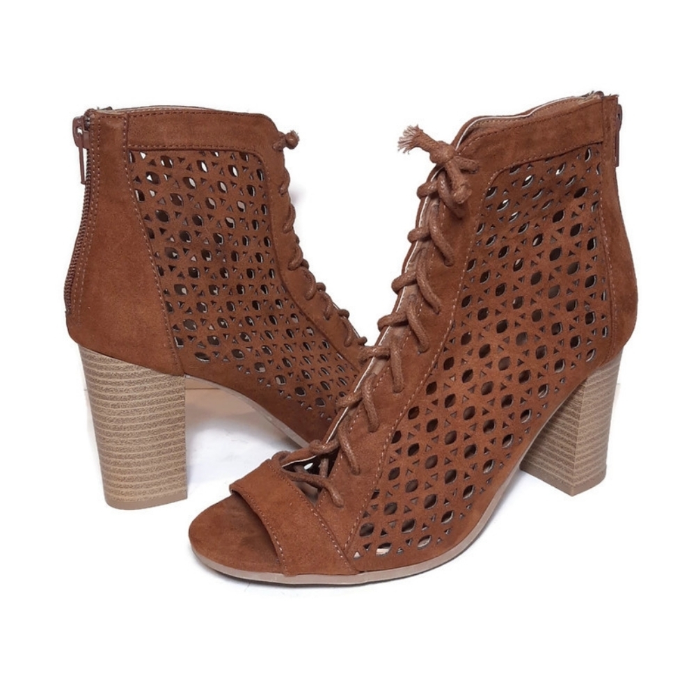 Qupid Faux Suede Open Toe Ankle Bootie Laser Cut Chunky Block Heel Brown Size 7
